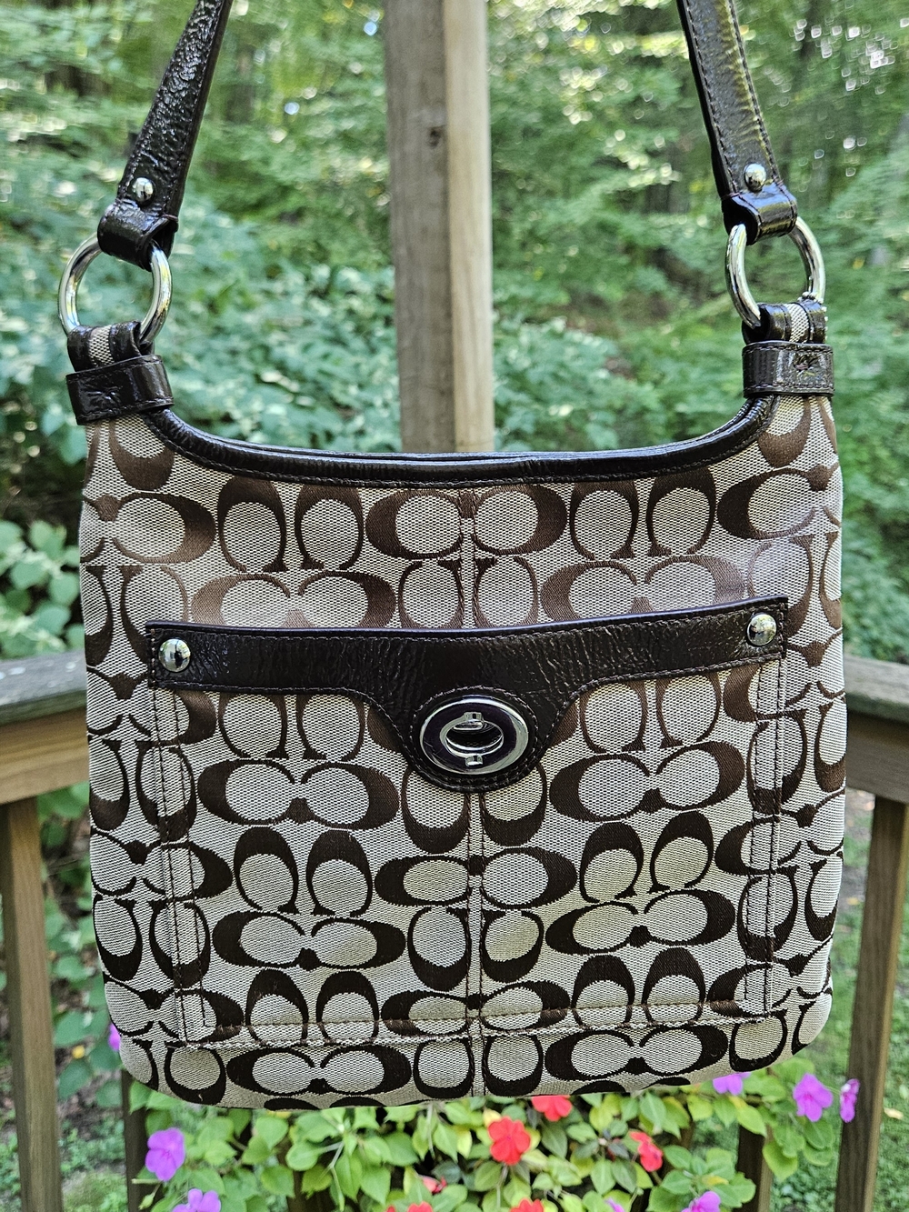 Coach Penelope Signature Crossbody bag F16536.